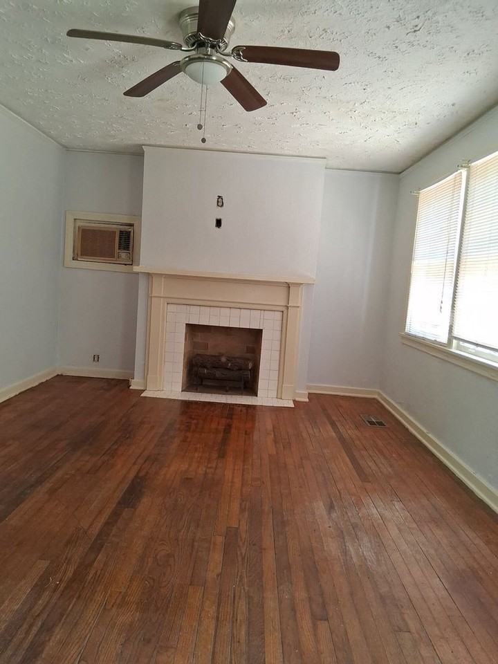 4834 Maplewood Dr - Photo 3 of 9