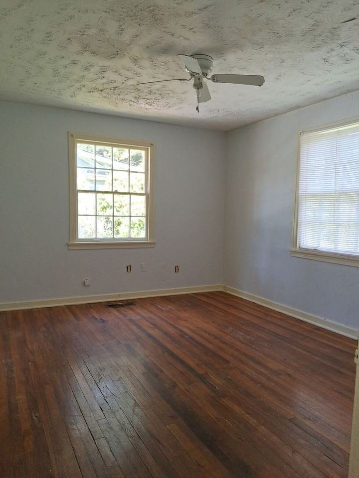 4834 Maplewood Dr - Photo 6 of 9