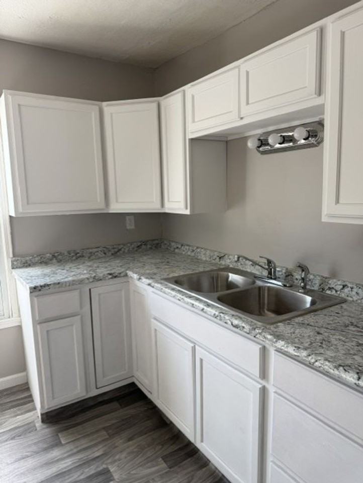 122 W 27th St ##Up - Photo 3 of 14