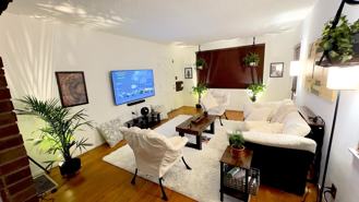 878 Warren Ave - Photo 1 of 1