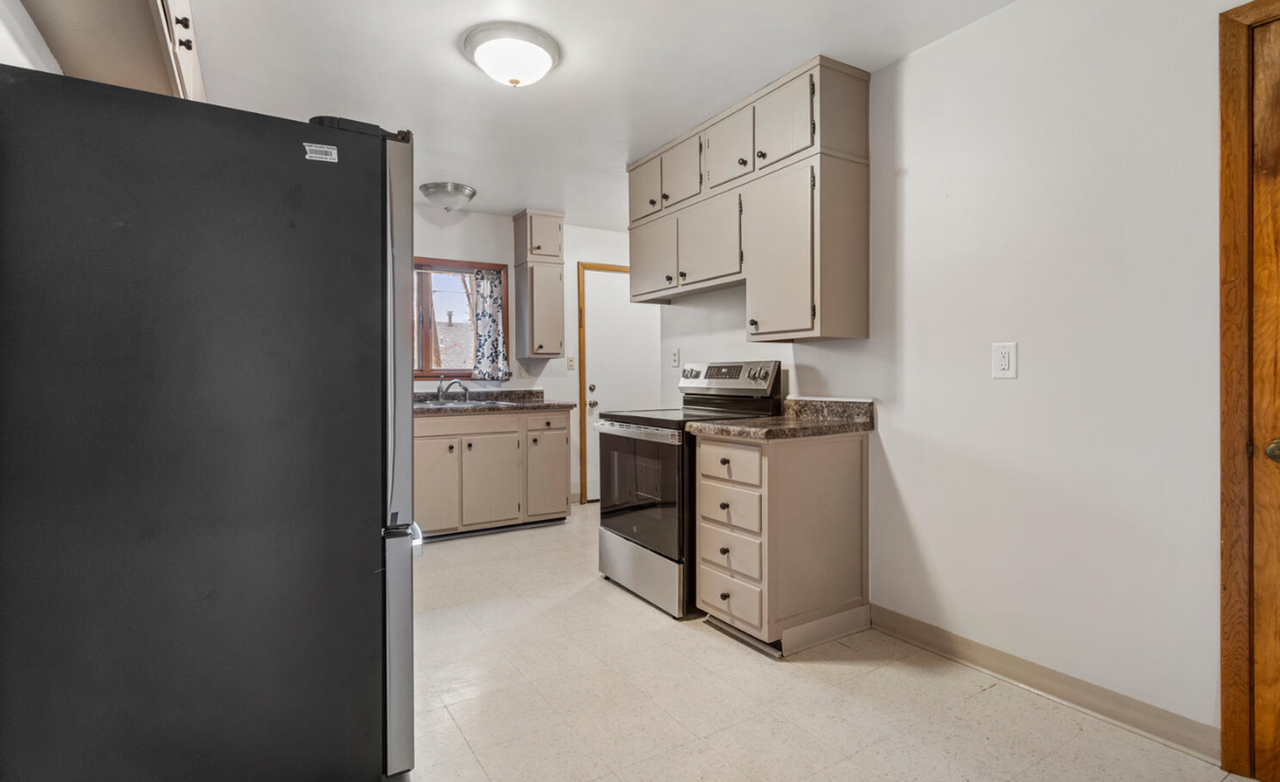 1322 Alms Dr - Photo 5 of 19