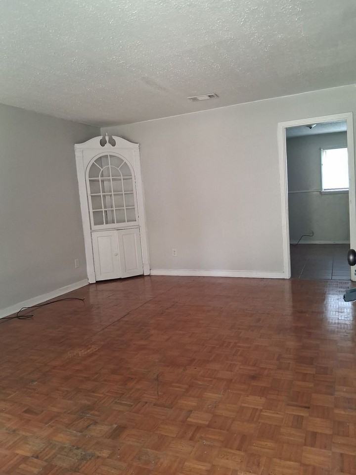1215 Garden Park Dr - Photo 2 of 13