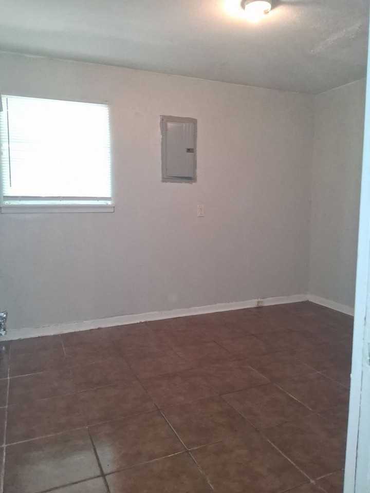 1215 Garden Park Dr - Photo 7 of 13