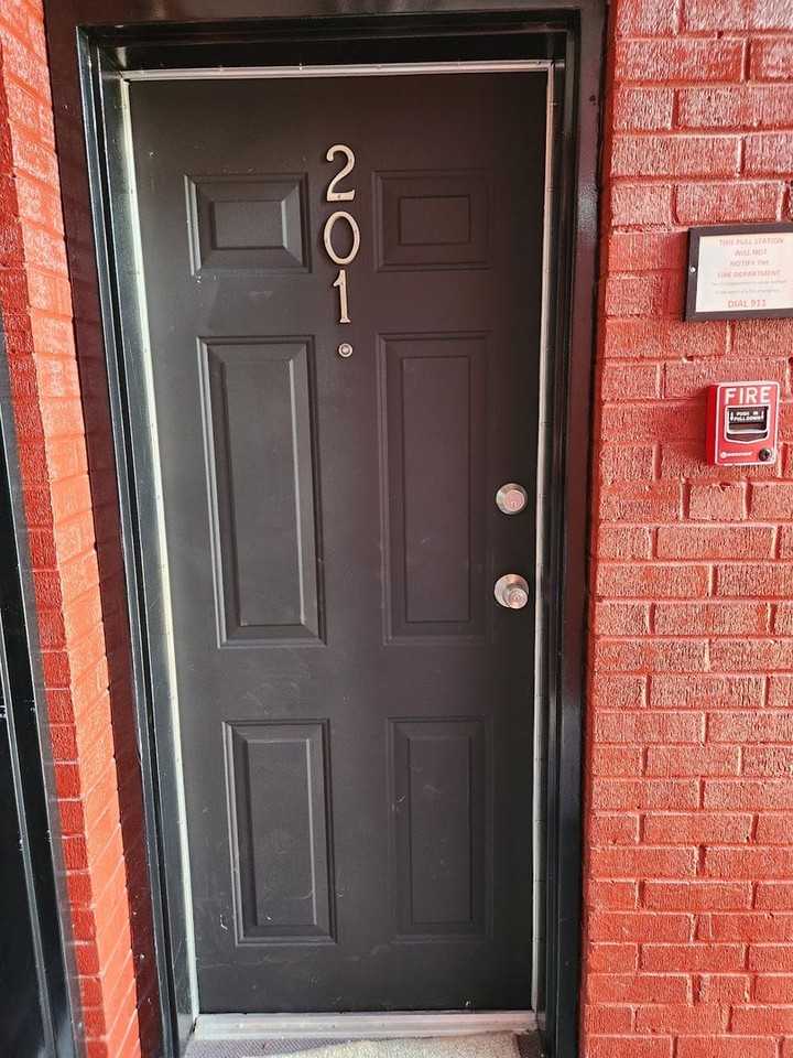 244 60th St Ne - Photo 2 of 11
