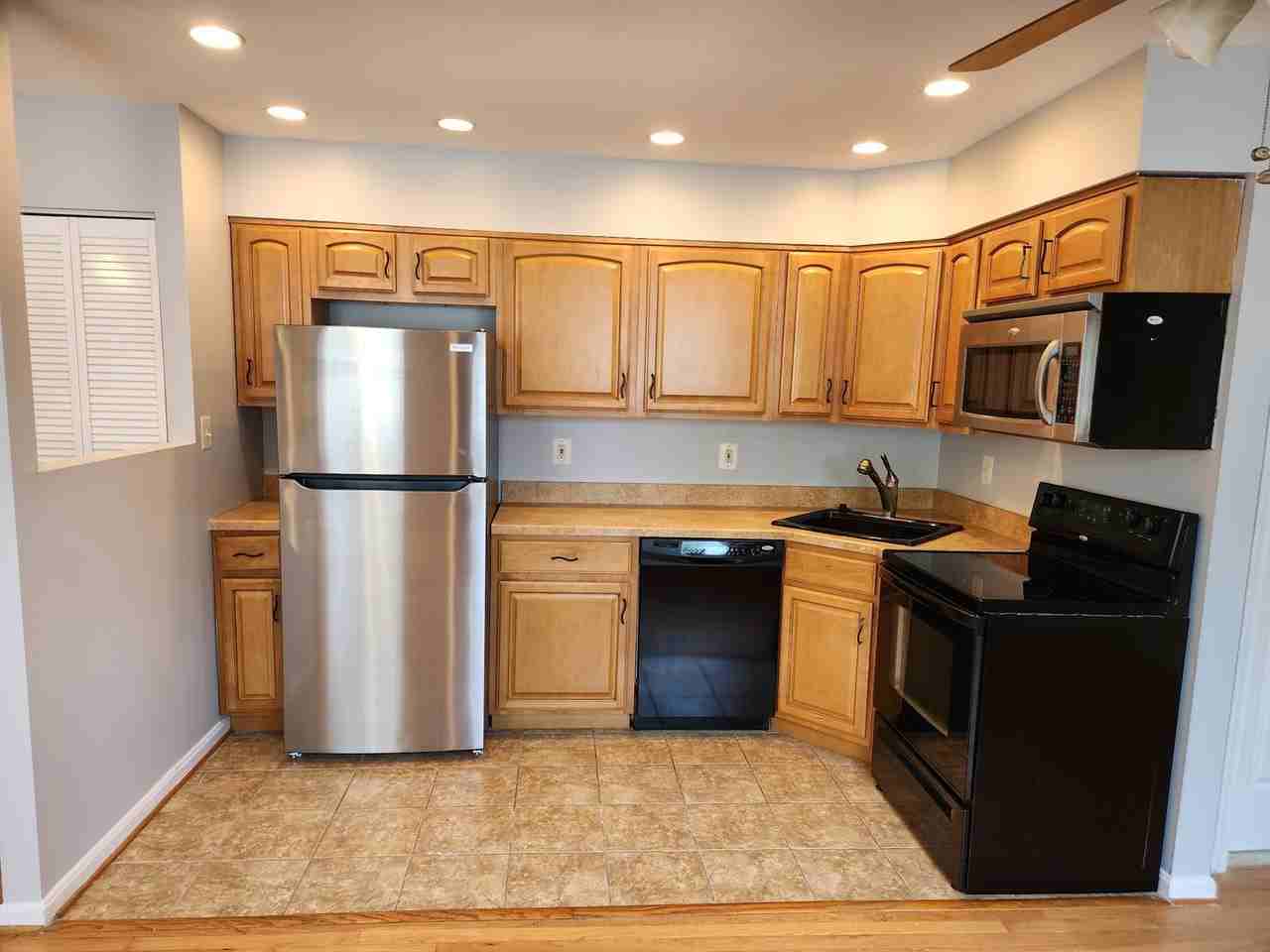 244 60th St Ne - Photo 5 of 11