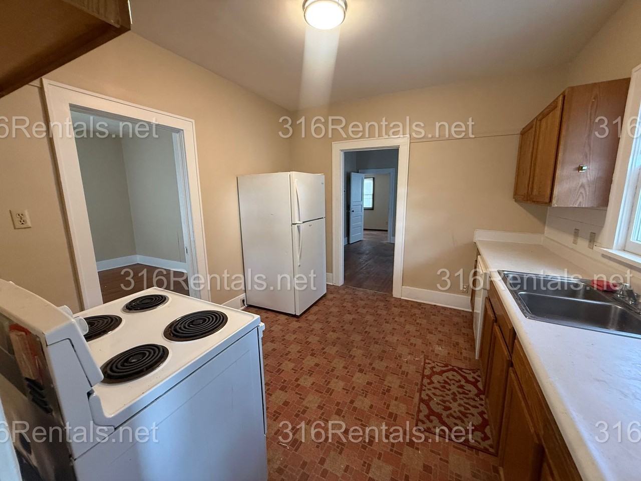1055 S Roosevelt St - Photo 3 of 10