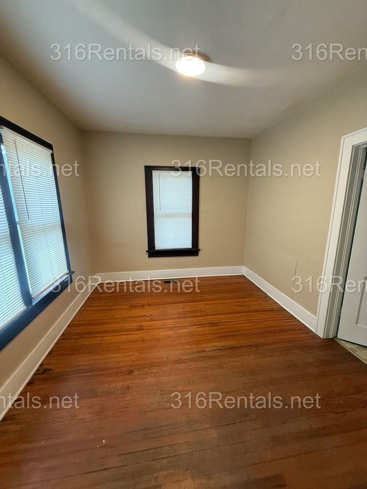 1055 S Roosevelt St - Photo 4 of 10