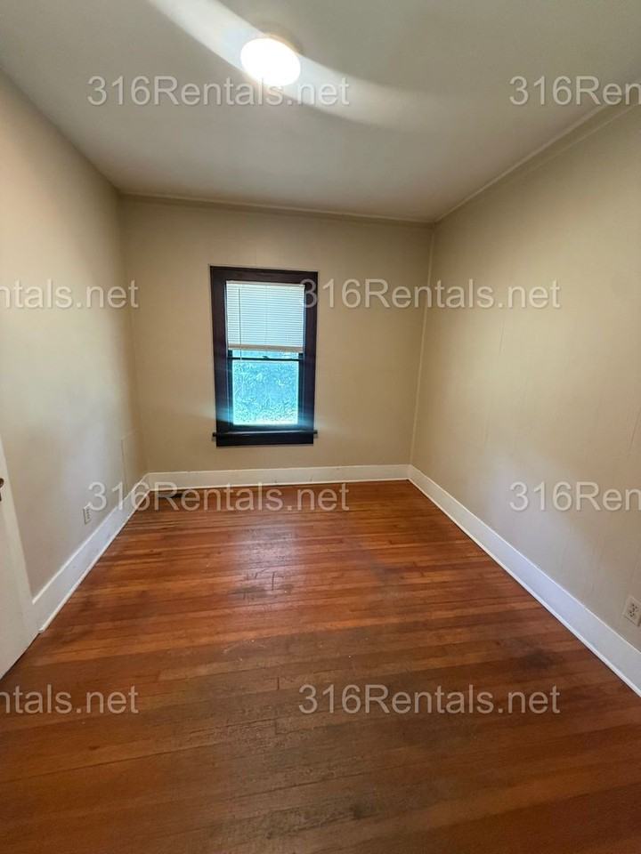 1055 S Roosevelt St - Photo 6 of 10