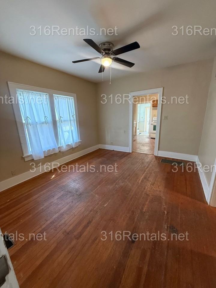 1055 S Roosevelt St - Photo 7 of 10