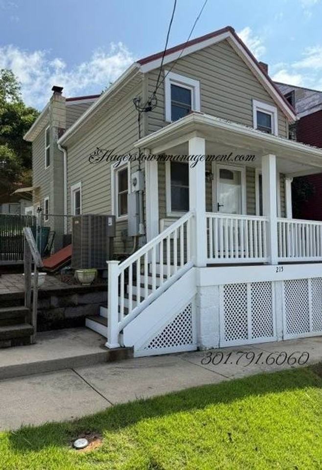 215 S Main St - Photo 2 of 11
