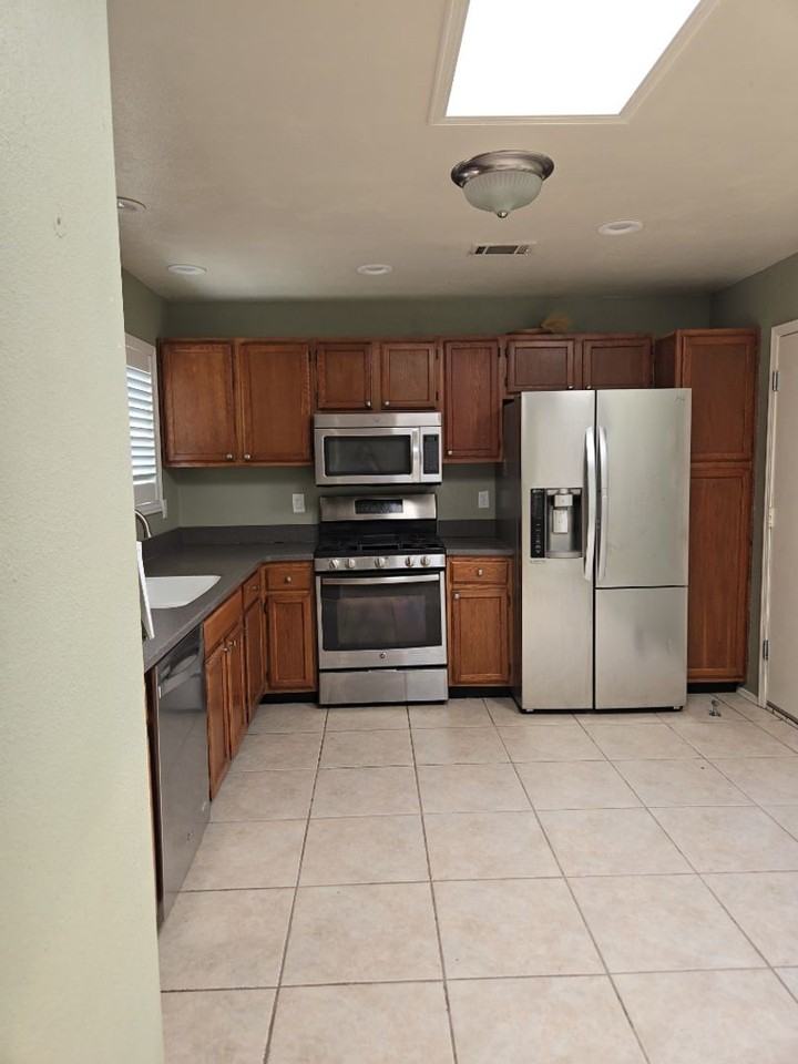1324 Lil Ave Ne - Photo 3 of 12