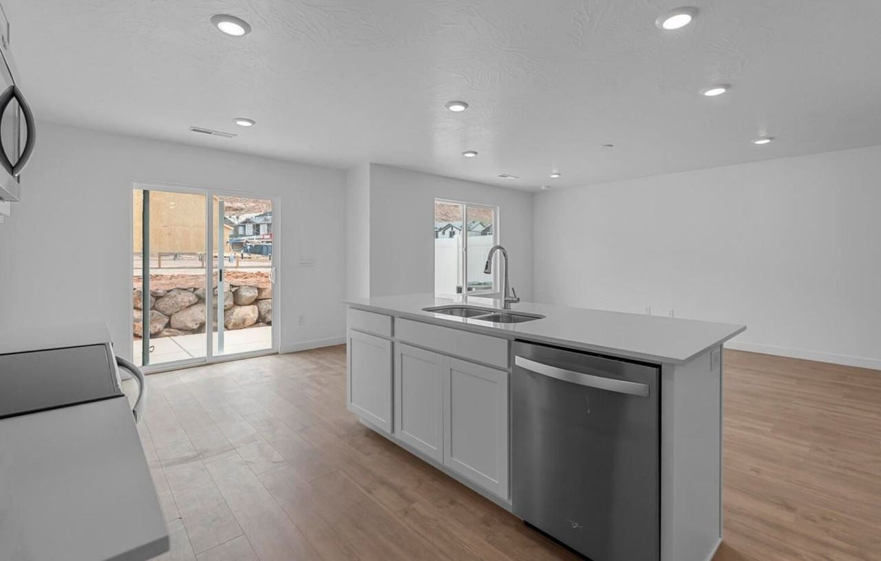 2129 S Wolverine Way - Photo 3 of 39