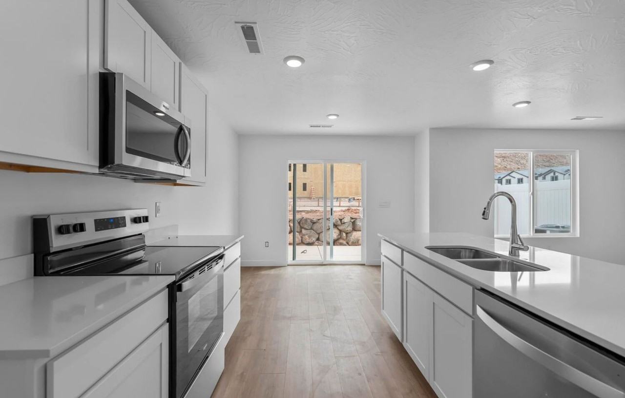 2129 S Wolverine Way - Photo 3 of 39