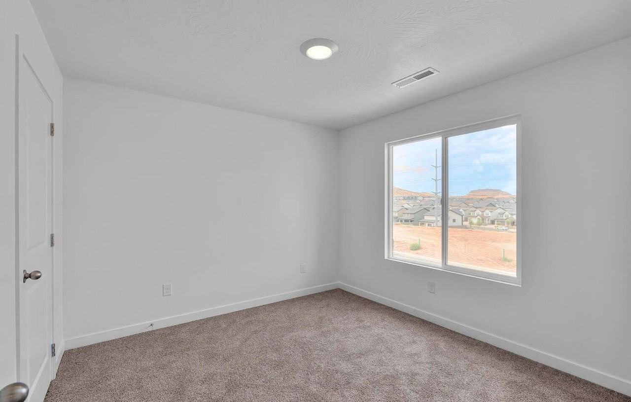 2129 S Wolverine Way - Photo 5 of 39