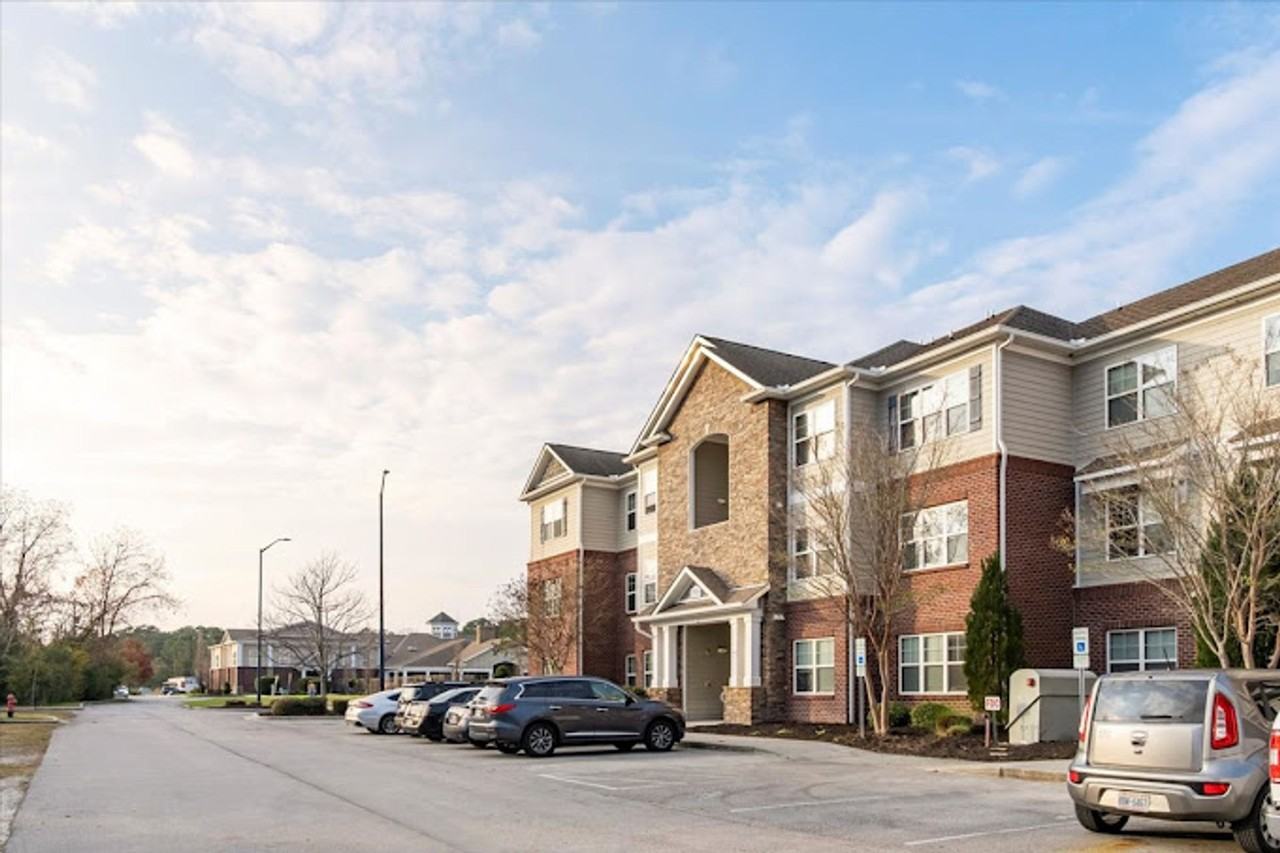 Liberty Pointe Luxury Apartments - Photo 2 of 21