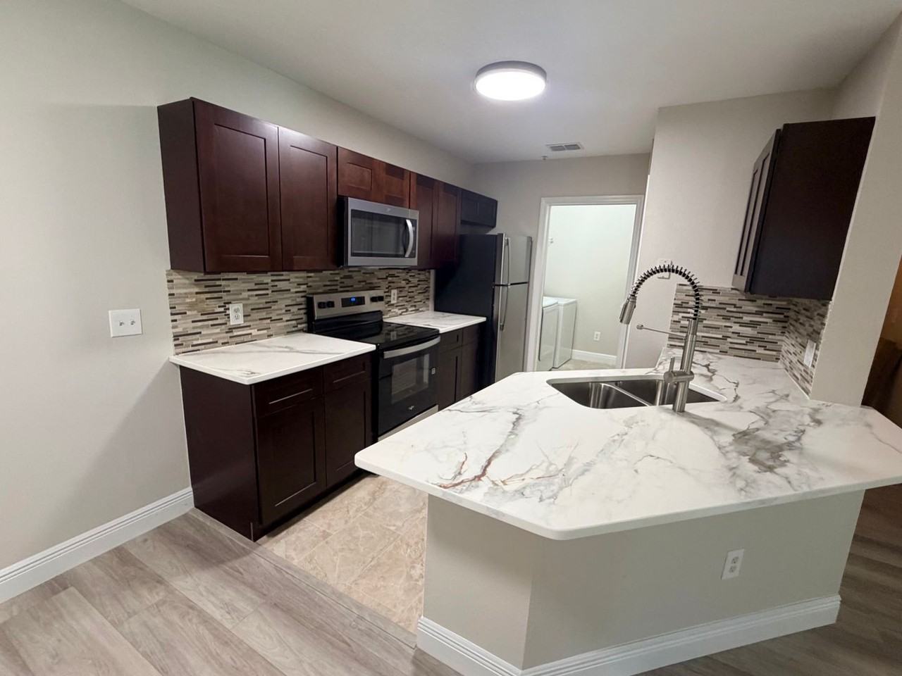 6578 Swissco Dr - Photo 6 of 34