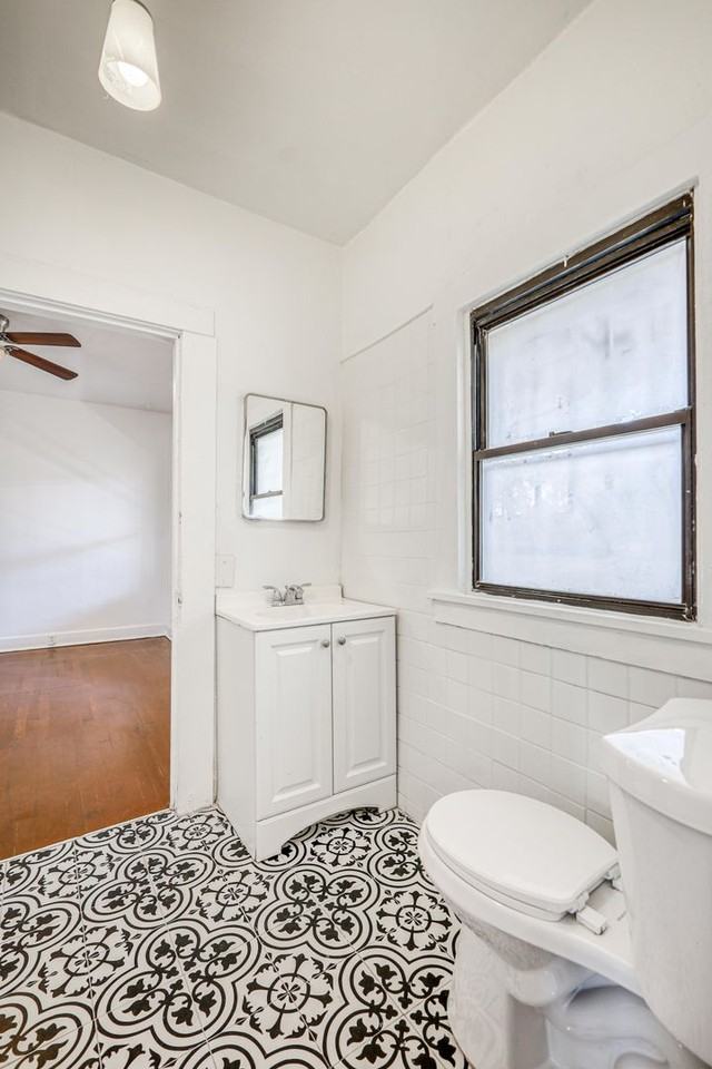 2727 Grant Ave - Photo 3 of 50
