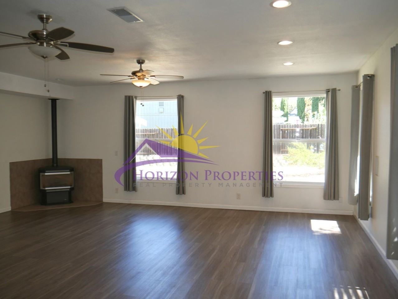 1646 Hedland Pl - Photo 5 of 36