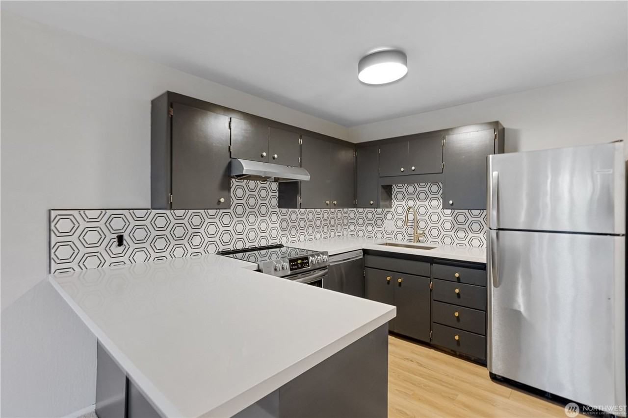 1425 S Puget Dr #301 - Photo 5 of 21