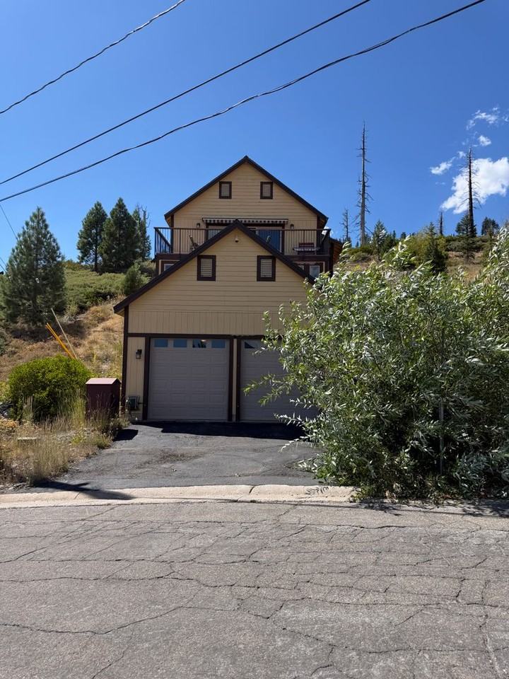 799 Lookout Pt - Photo 2 of 30