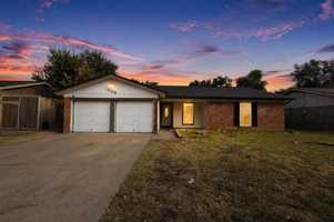 featured image of 1929 Schumac Ln
