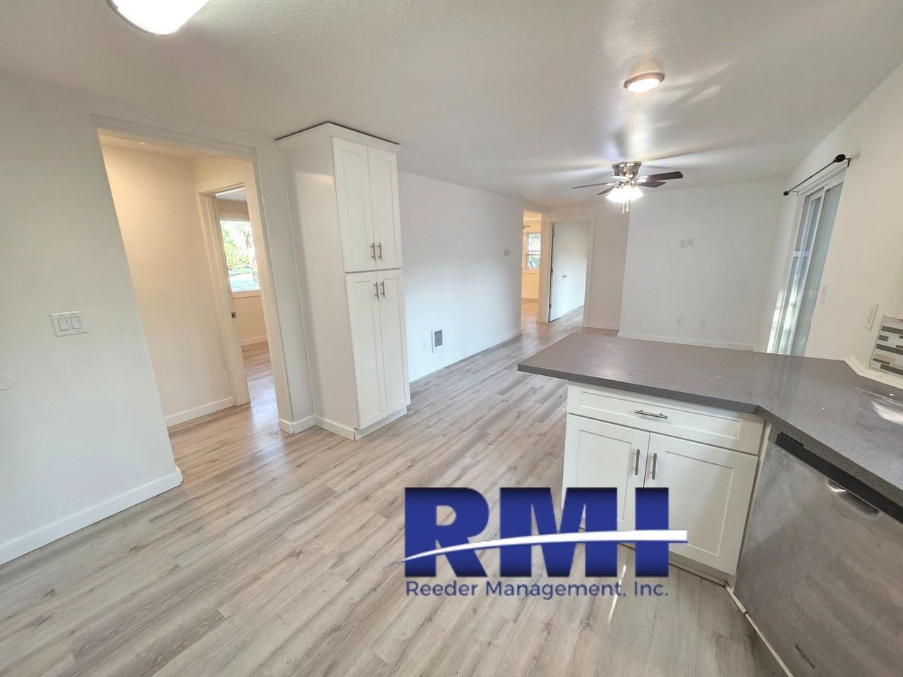 6321 Rest Pl Ne - Photo 4 of 14