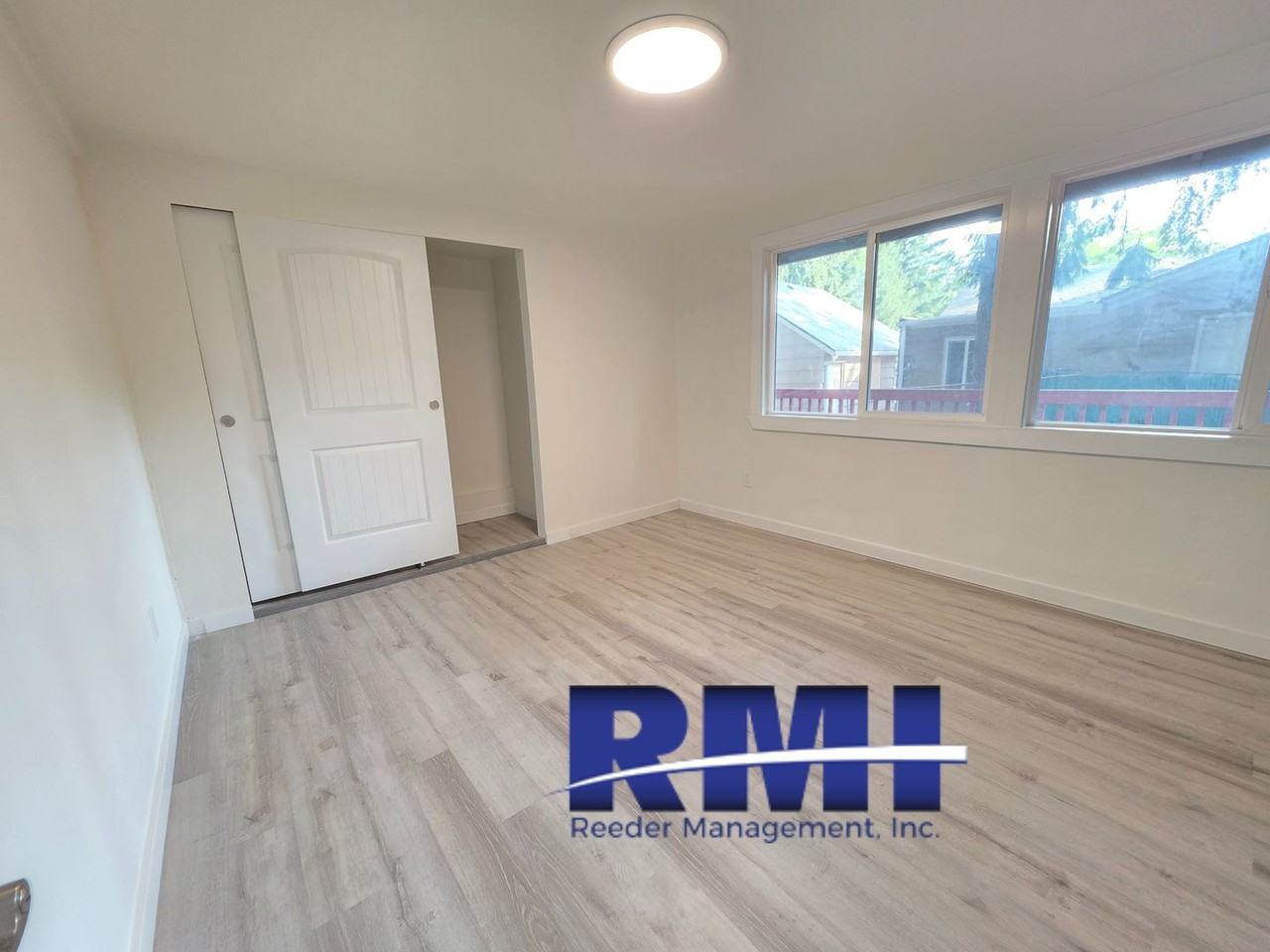 6321 Rest Pl Ne - Photo 5 of 14