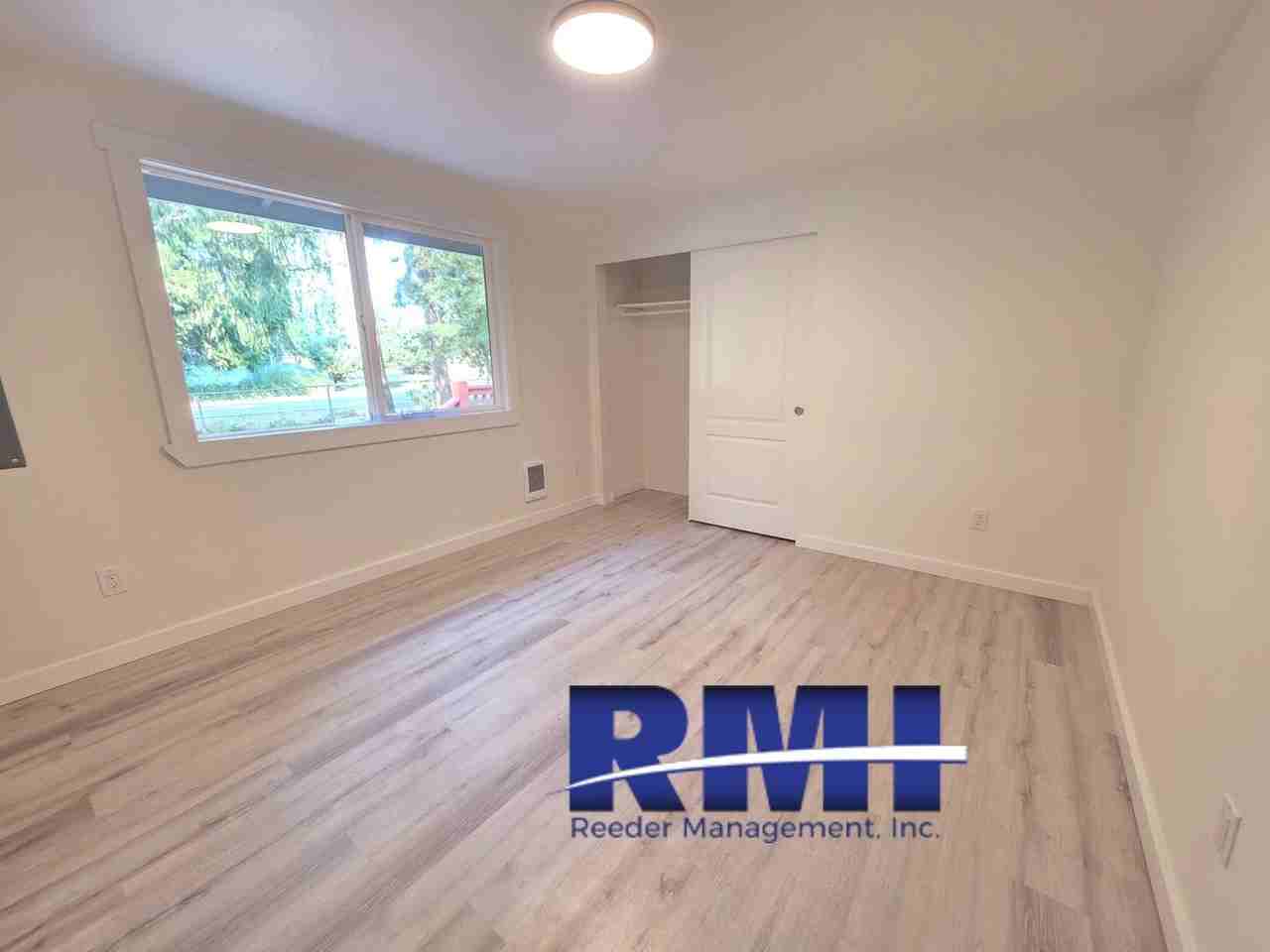6321 Rest Pl Ne - Photo 7 of 14