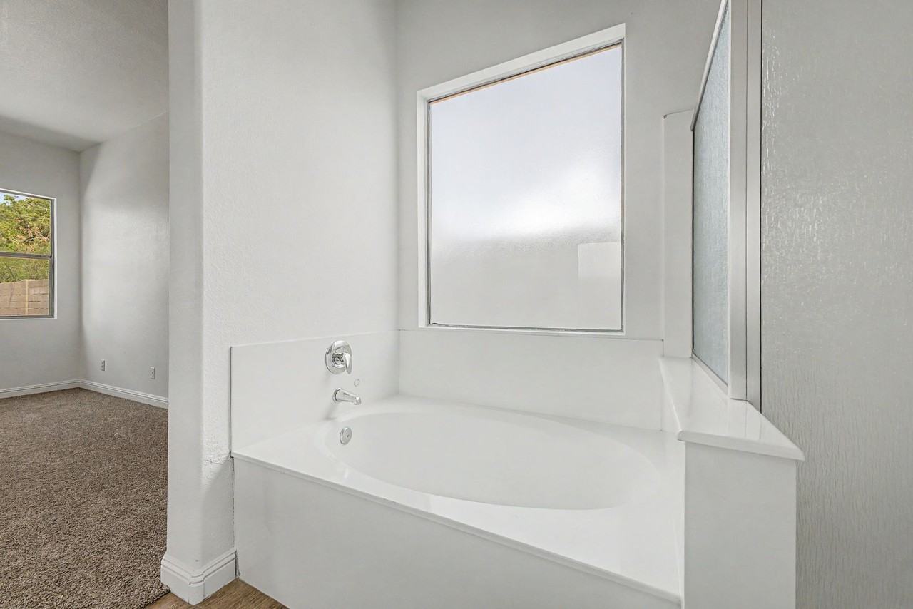 1900 E Woodsman Pl - Photo 2 of 43