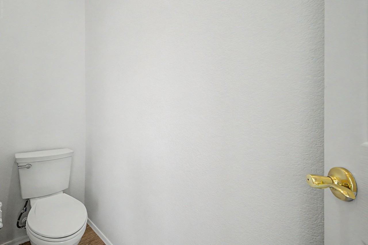 1900 E Woodsman Pl - Photo 3 of 43