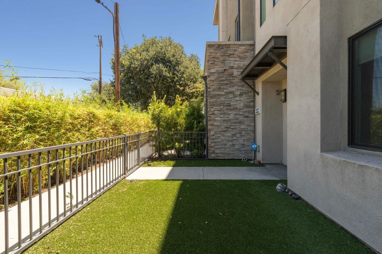 13107 W Lumina Way - Photo 4 of 44