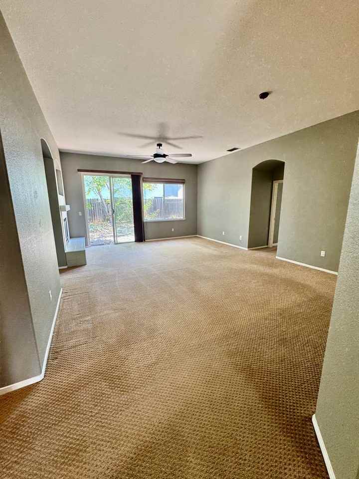 31 Clancy Ct - Photo 2 of 11