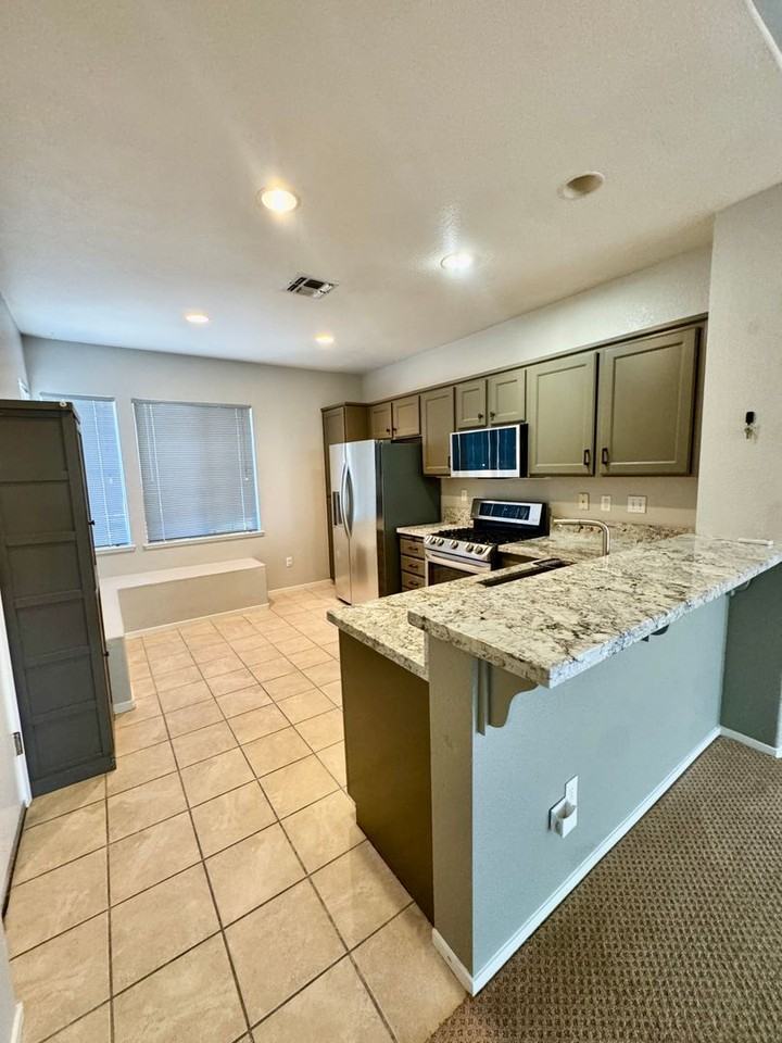 31 Clancy Ct - Photo 4 of 11