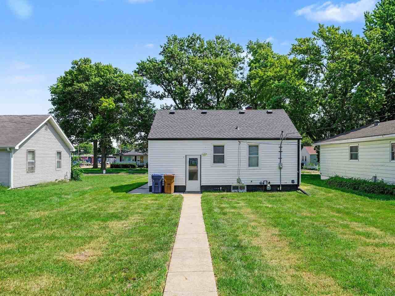 2304 Washington St - Photo 2 of 15