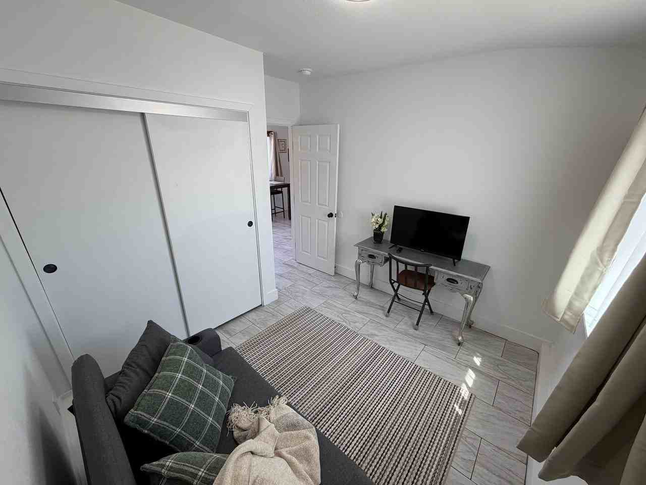 802A E Fesler St - Photo 4 of 9