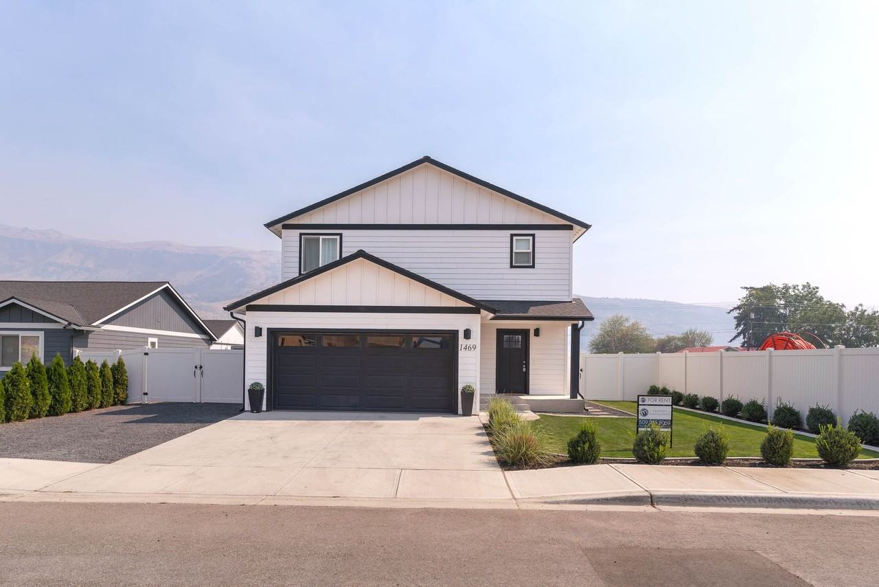 1469 Curtis Dr