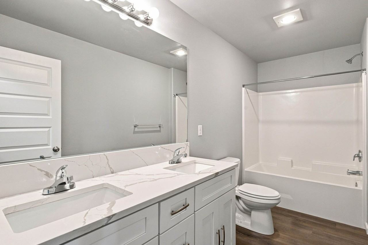 1469 Curtis Dr - Photo 7 of 16