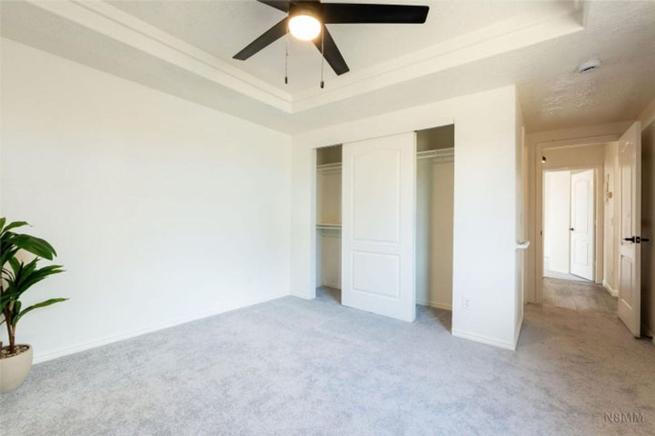 1175 S 860 W - Photo 4 of 25