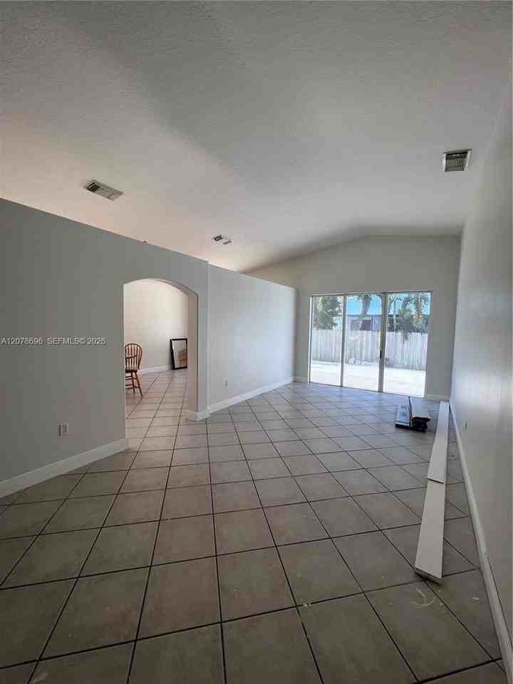 16147 Sw 66th Ter - Photo 3 of 11