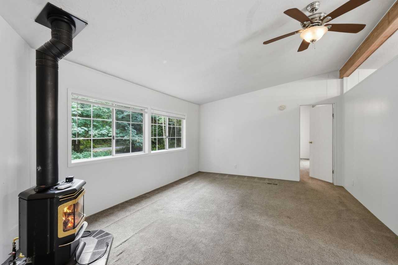 27412 Ne 45th St - Photo 3 of 21