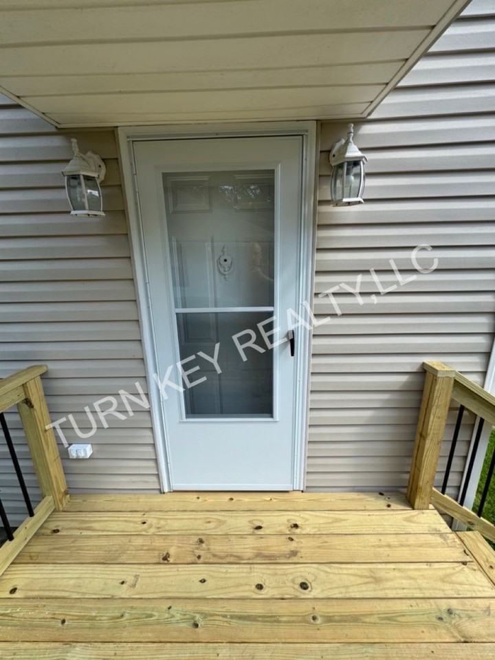 4223 Massachusetts Ave N - Photo 2 of 19