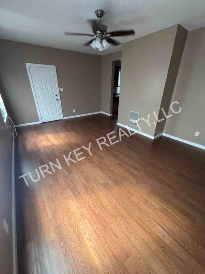 4223 Massachusetts Ave N - Photo 4 of 19