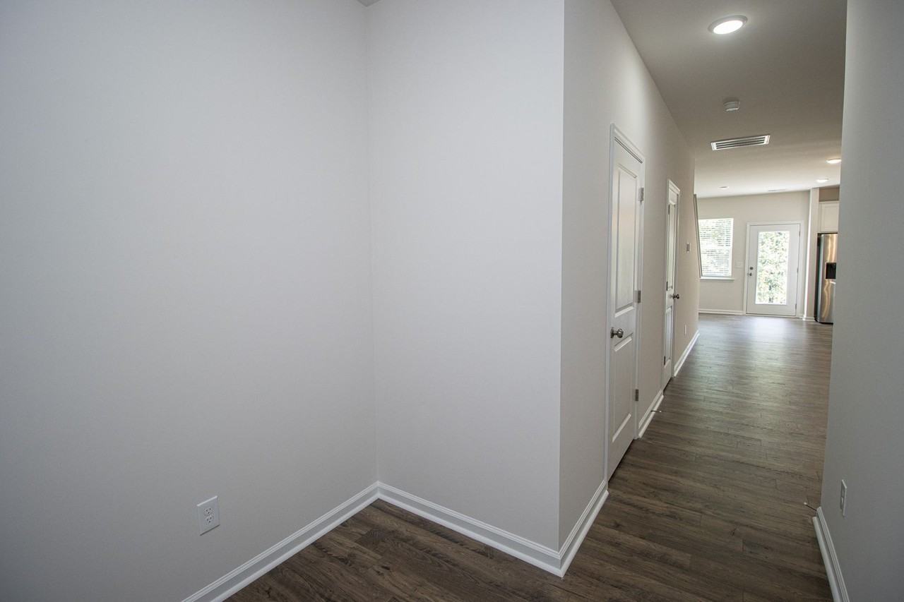 306 Frog Leap Rd - Photo 4 of 33