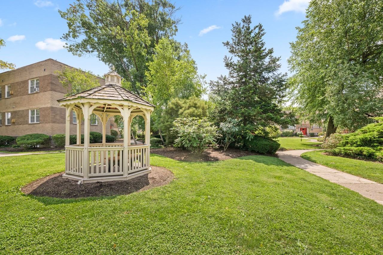Metropolitan Bala Cynwyd - Photo 5 of 50