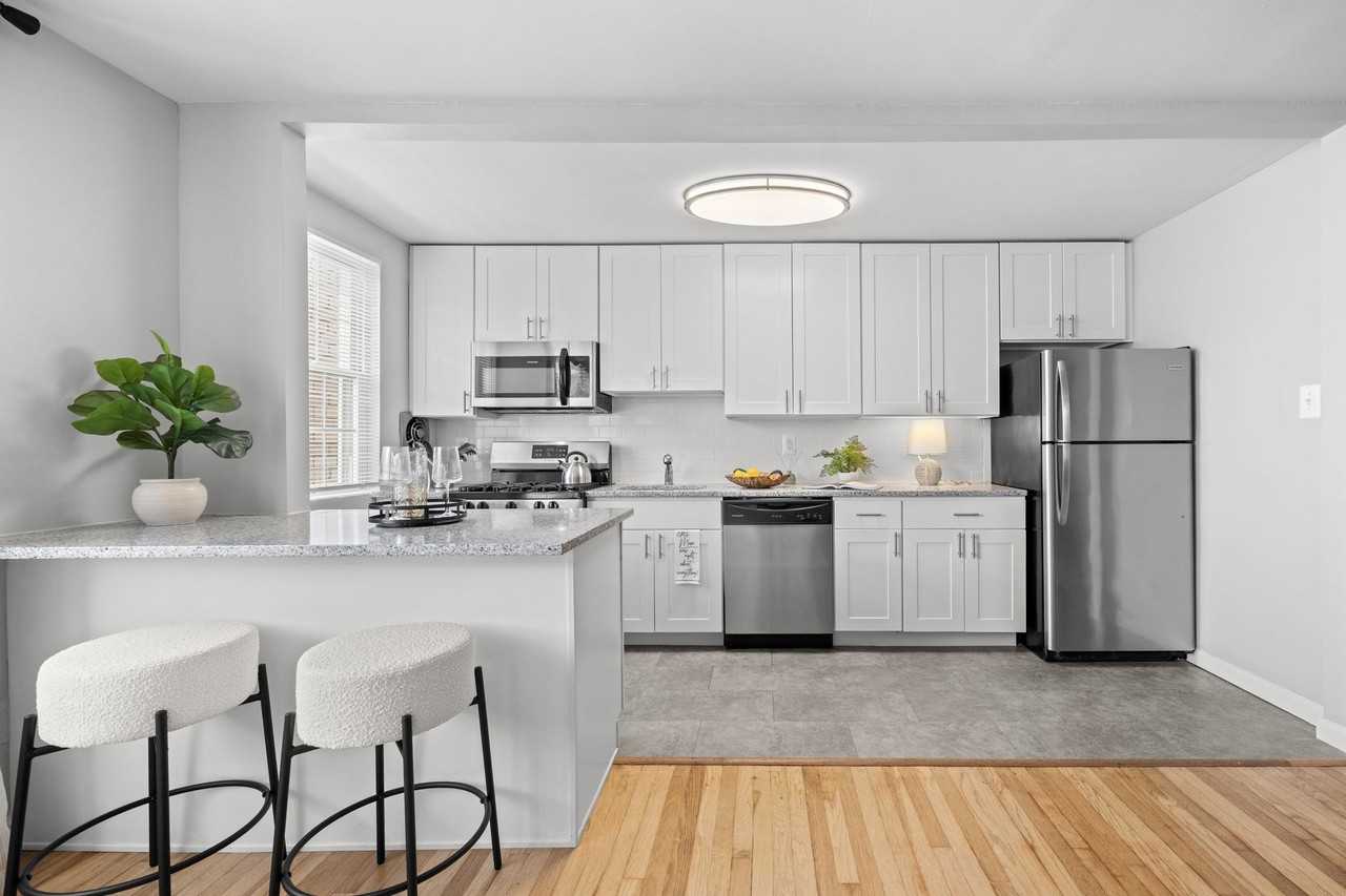 Metropolitan Bala Cynwyd - Photo 7 of 50