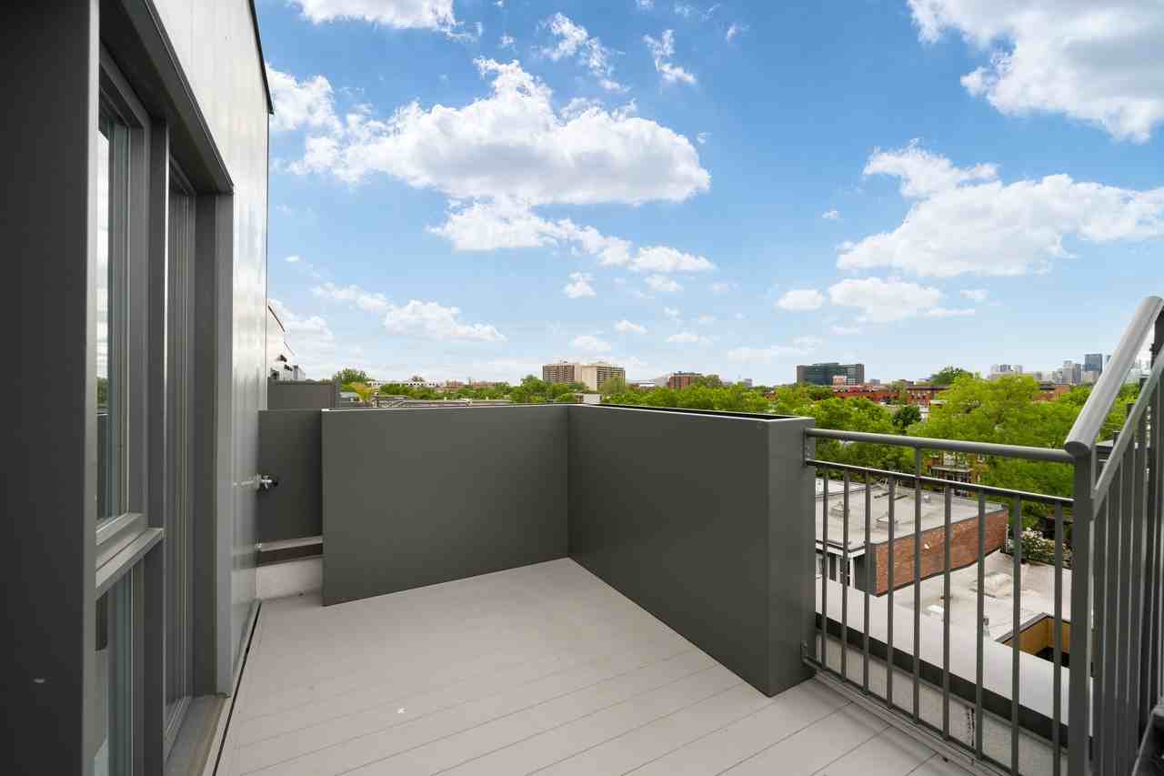 Florence Condo Rentals - Photo 6 of 19