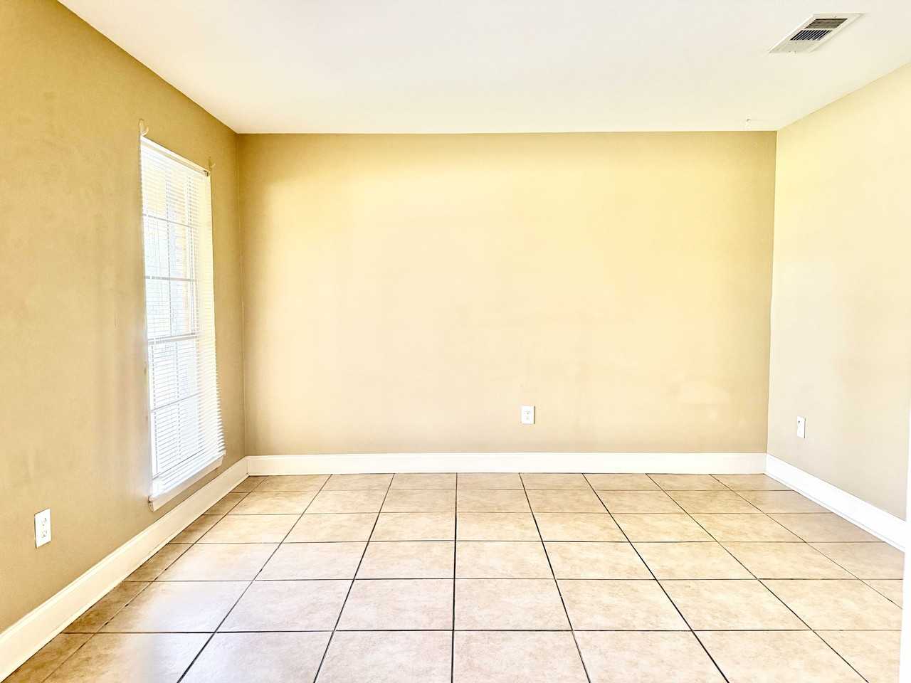 9776 Yellowstone Ave #1 - Photo 5 of 13