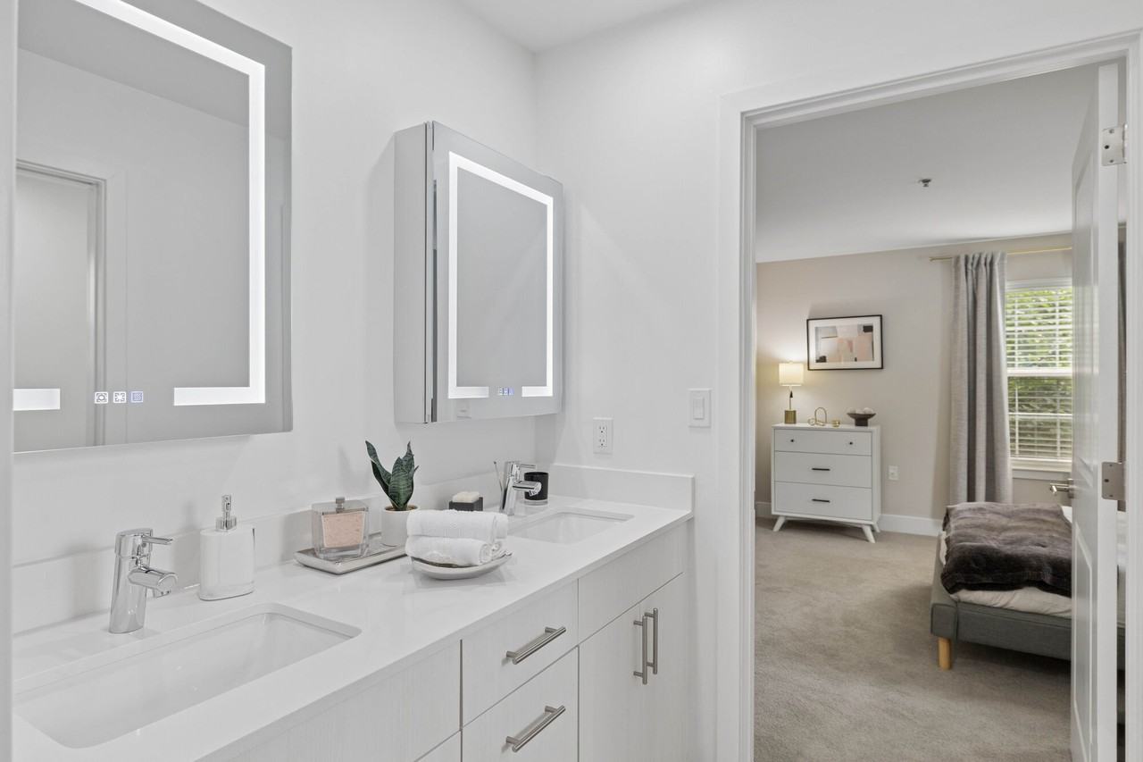 Exeter Village Apartments - Photo 4 of 41