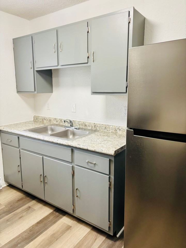 Cedar Crest Apartments - Photo 3 of 14