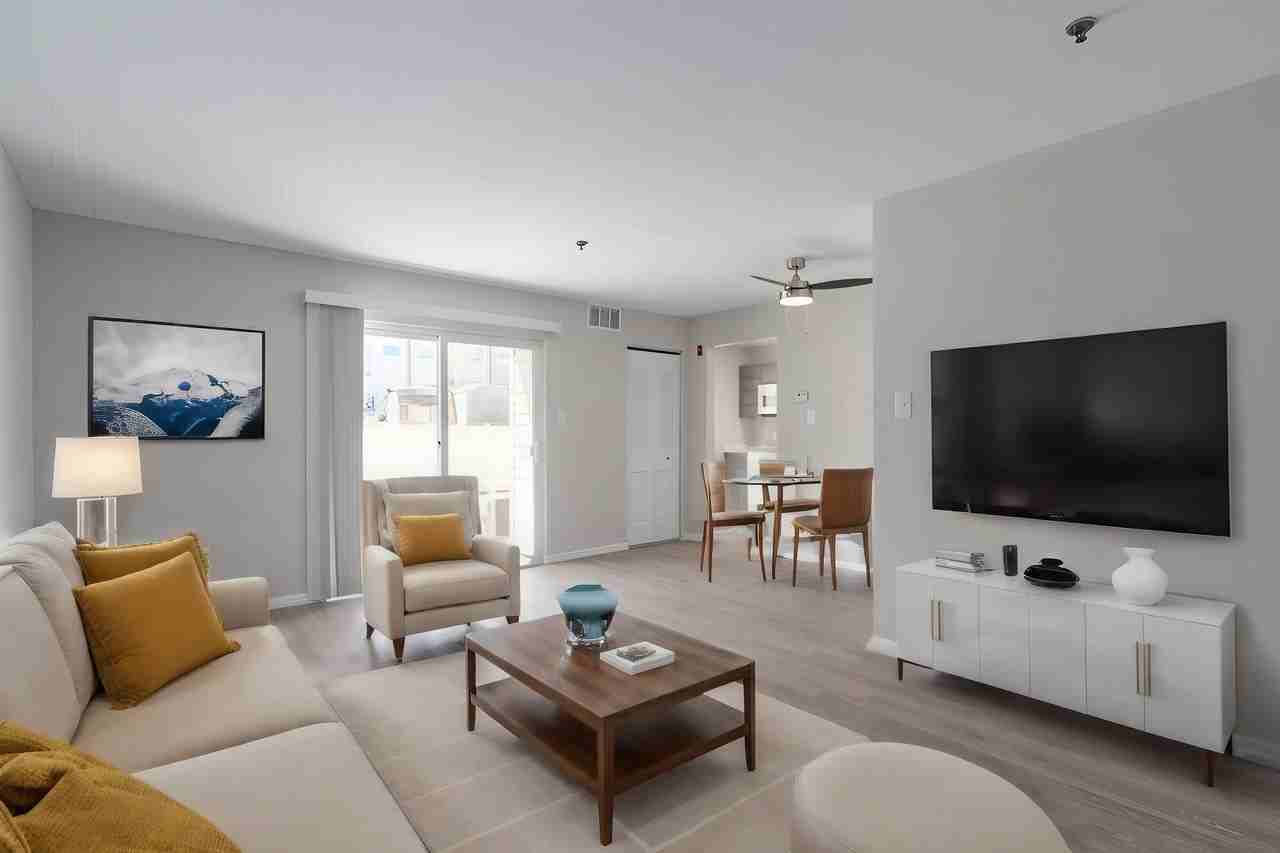 Sophias Place East - Photo 7 of 36